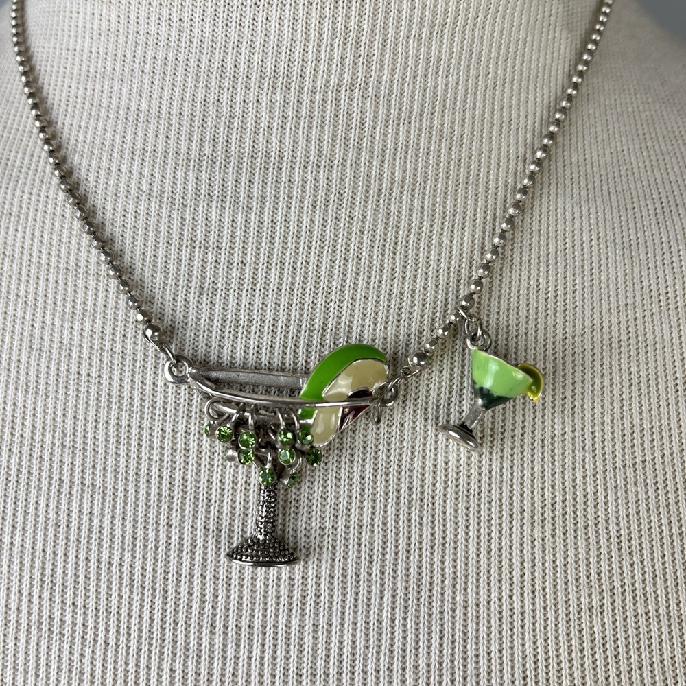 Fun Vintage Appletini Necklace‎ Silver Tone Enamel 18"
